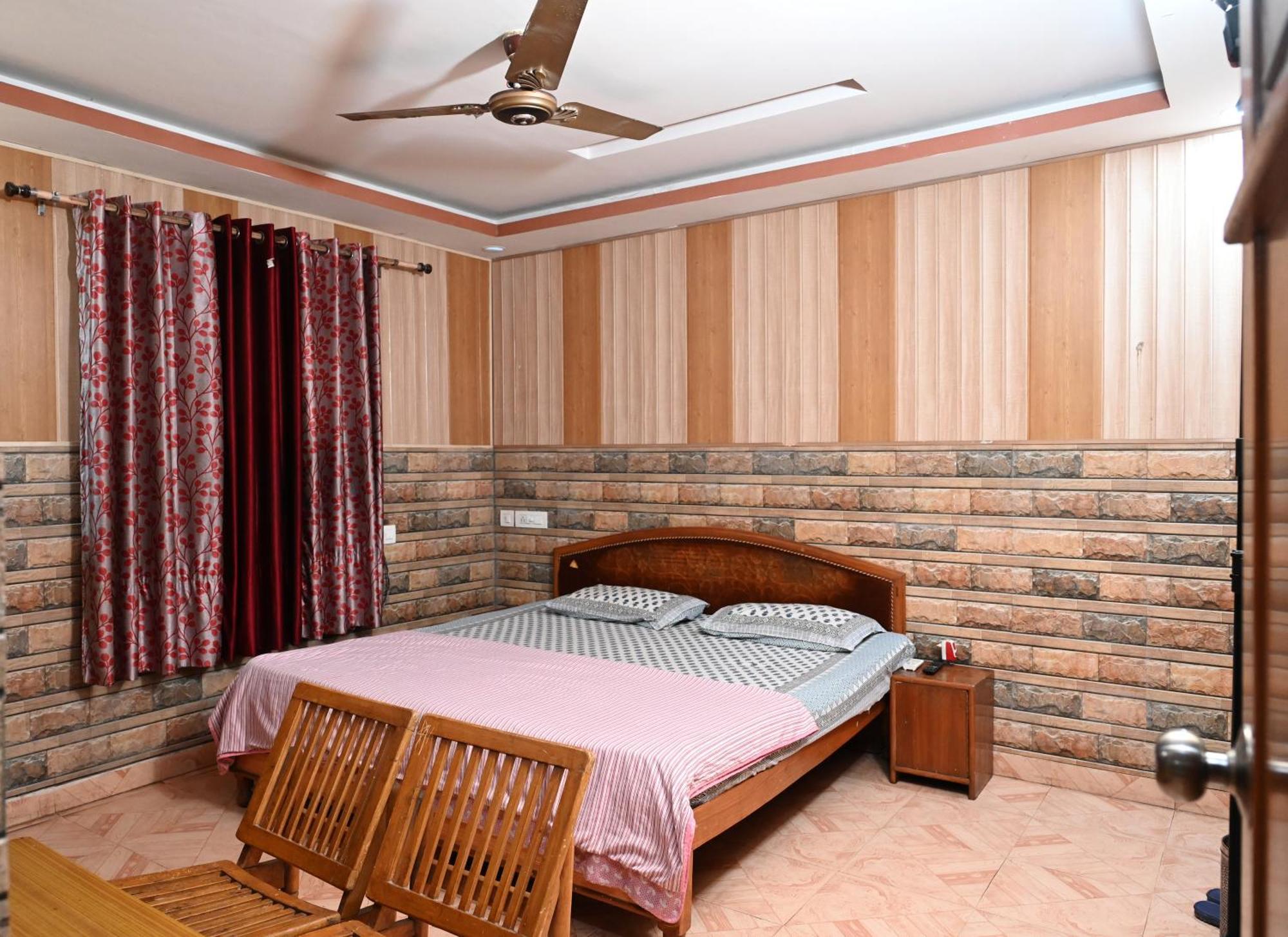 Double Room Private Bathroom