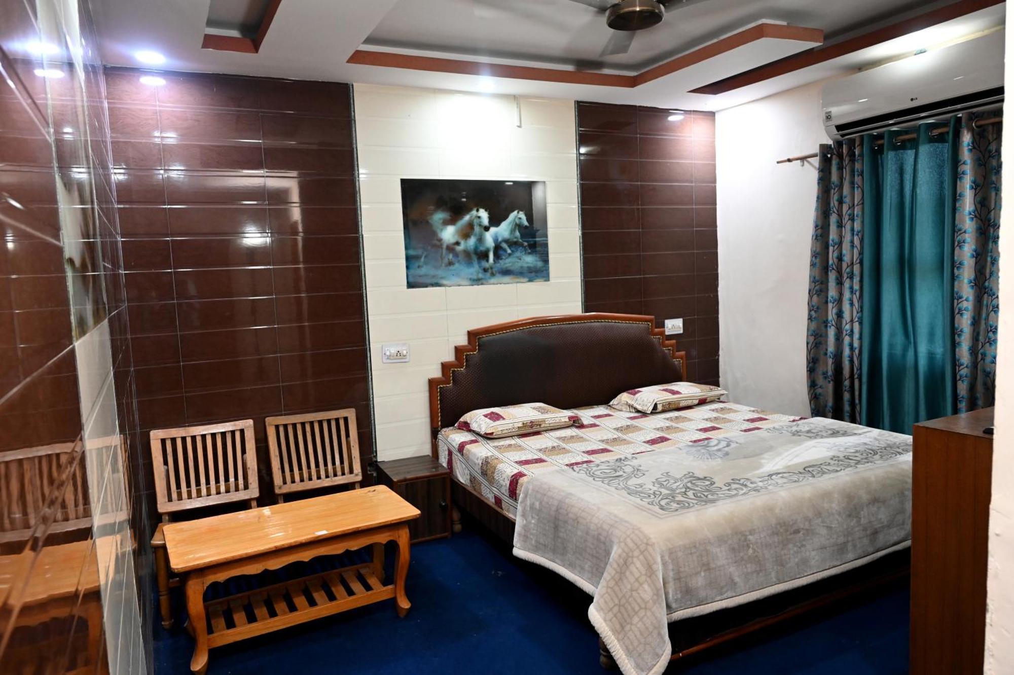 Double Room Private Bathroom