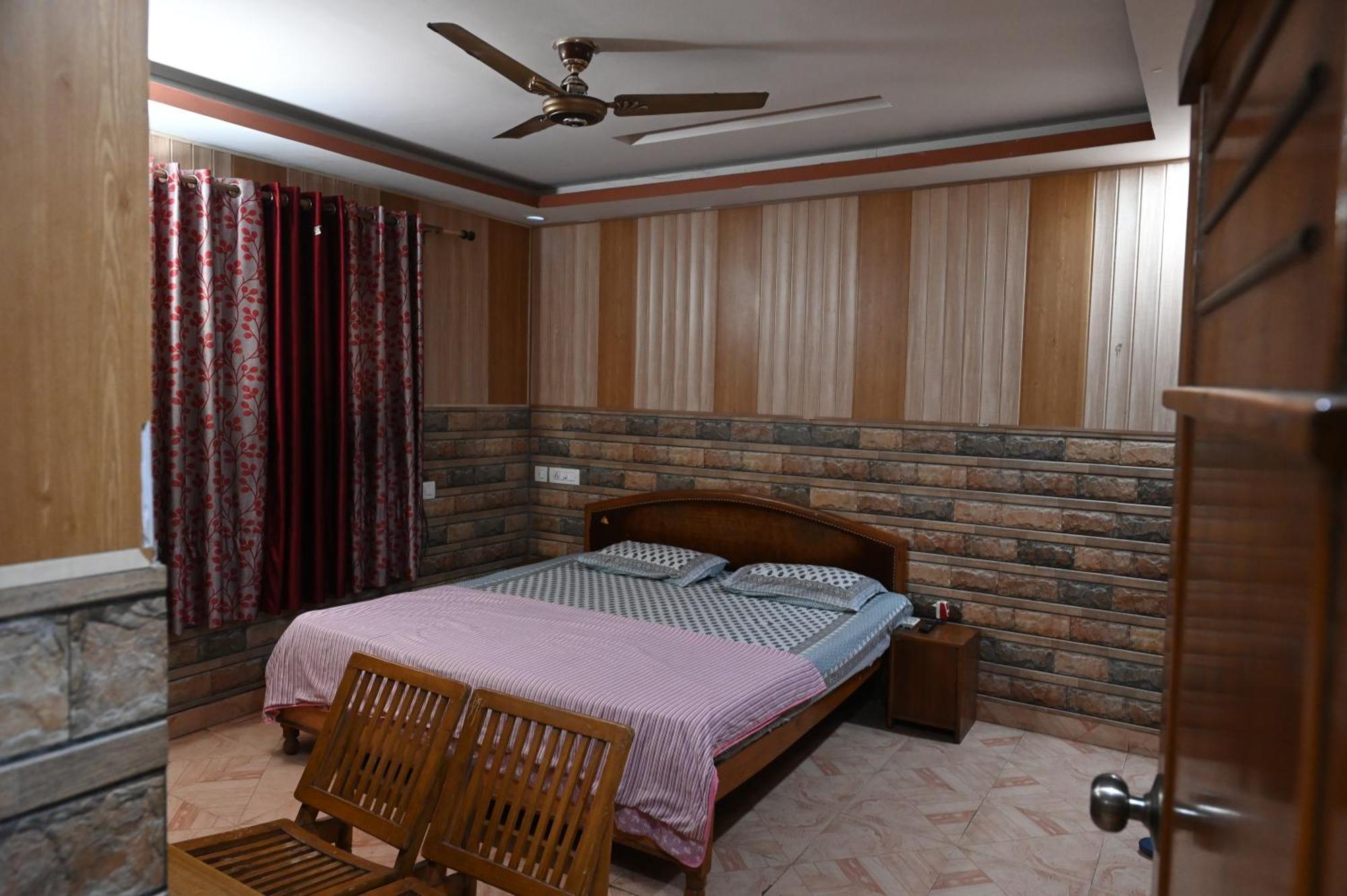 Double Room Private Bathroom