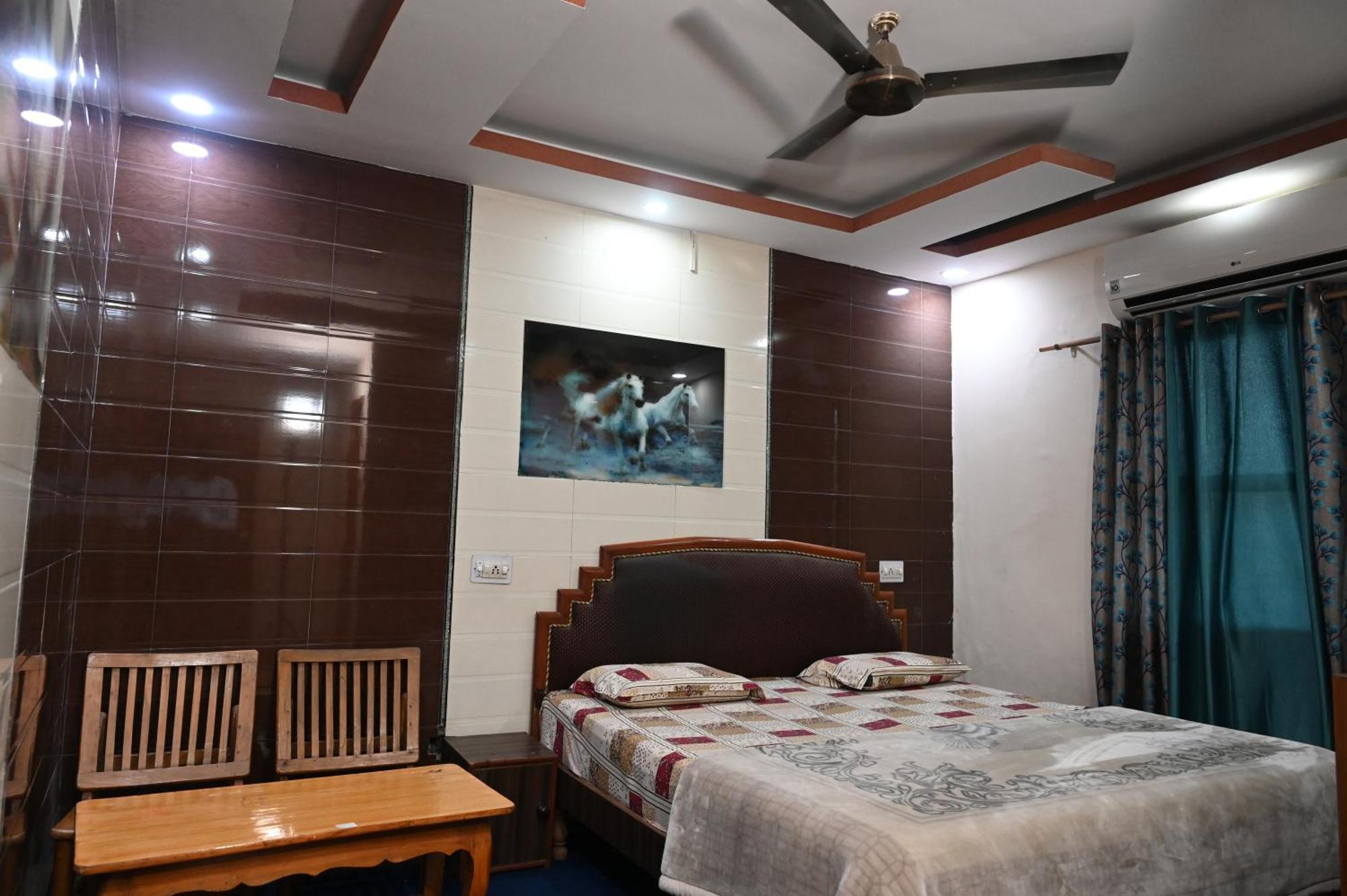 Double Room Private Bathroom