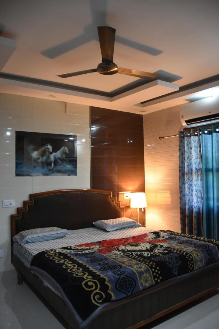 Double Room Private Bathroom
