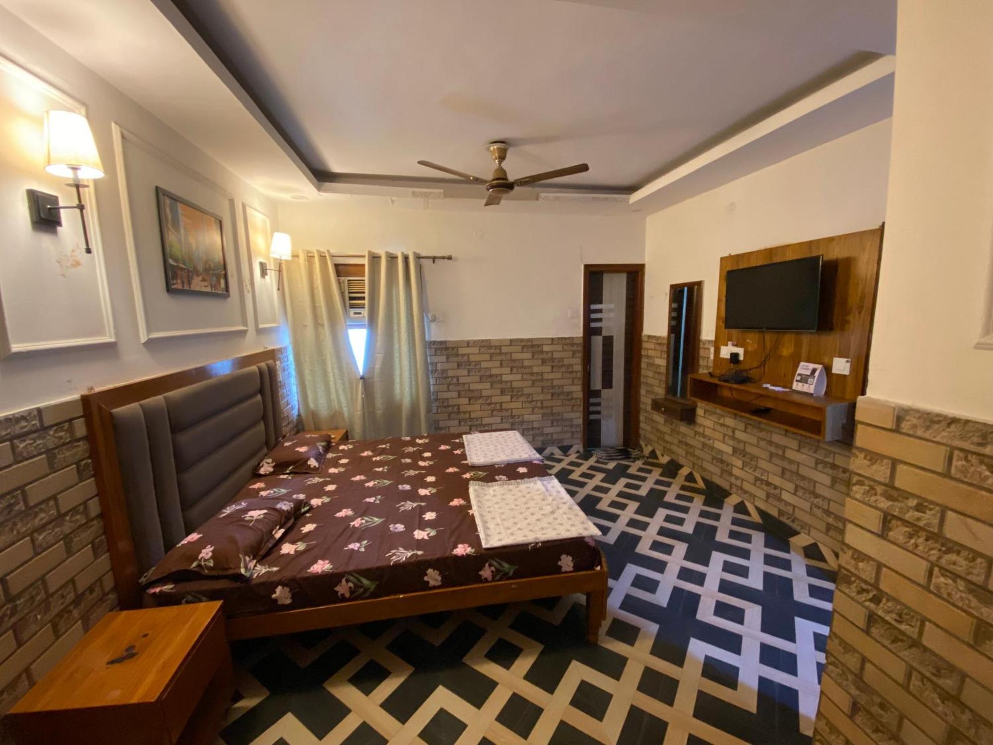 Double Room Private Bathroom