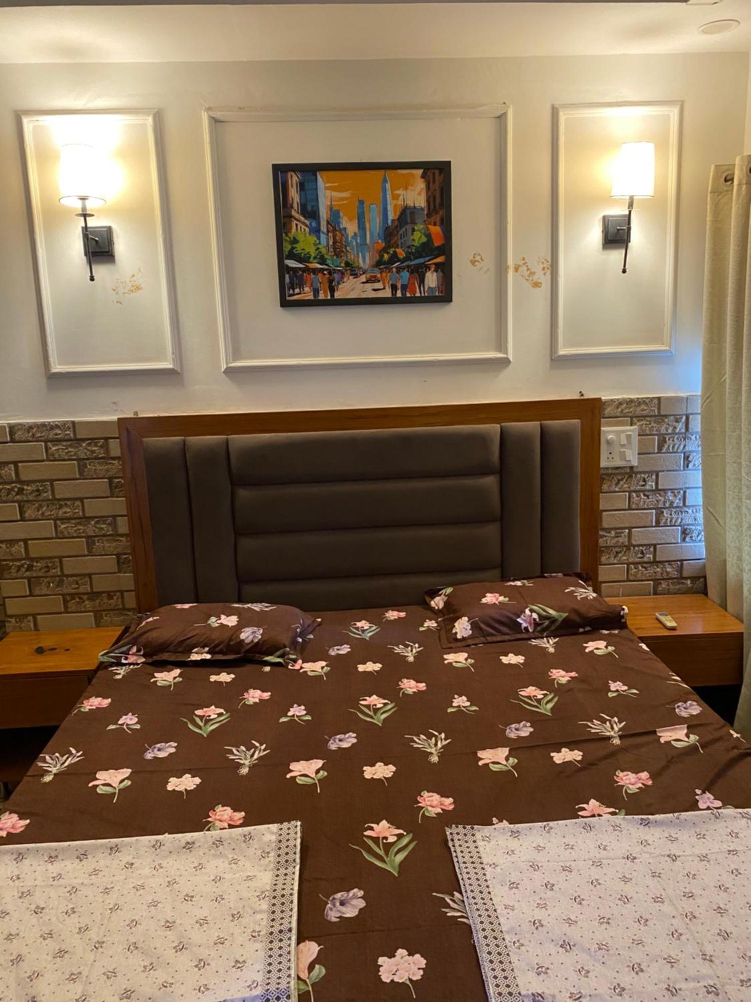Double Room Private Bathroom