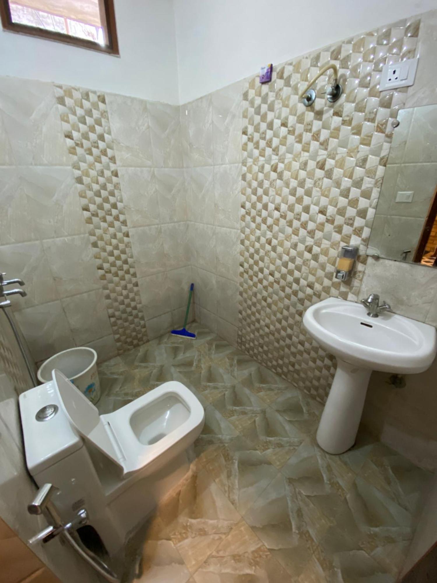 Double Room Private Bathroom